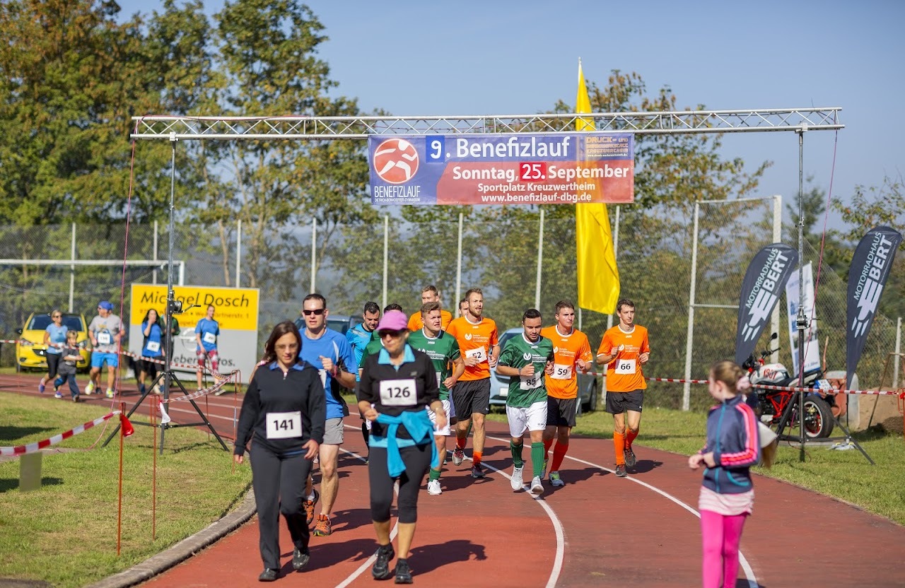 Bild vom 9. Benefizlauf im Jahr 2016. Dies ist das 28. Bild.